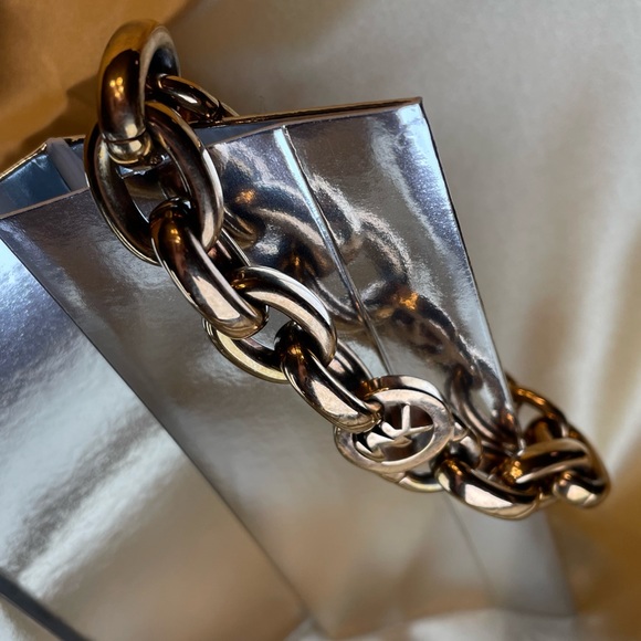 Michael Kors RoseGold Monogram Chain Bracelet; Ring & Bar Lock; 8&1/2” Long; EUC - Picture 7 of 11